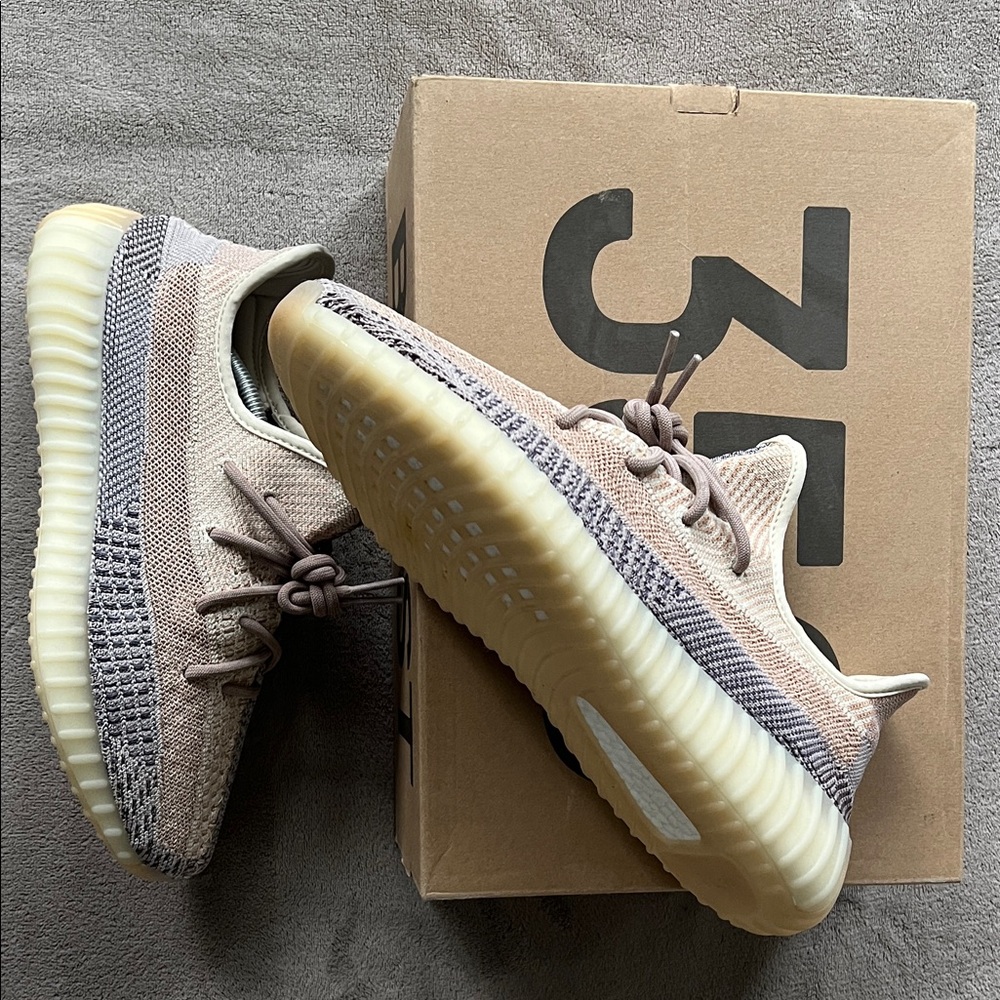 Adidas Yeezy Boost 350 V2 Ash Pearl (Like New)
